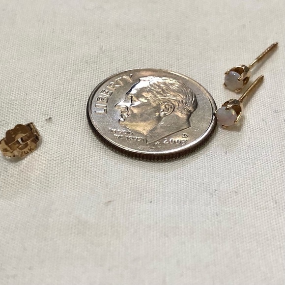 14KT GOLD & GENUINE ROUND OPAL YOUTH GIRLS  EARRINGS - Picture 15 of 15